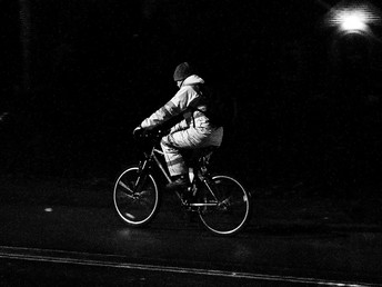 Fahrradfahrer: Bitte „Licht an“ und reflektierende Kleidung tragen - gerade jetzt in der dunklen Jahreszeit